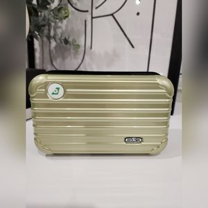 NEW Limited Edition Rimowa×Eva Air Amenity Kit